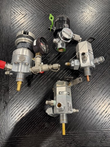 Aircraft oxygen regulators - aircraft,